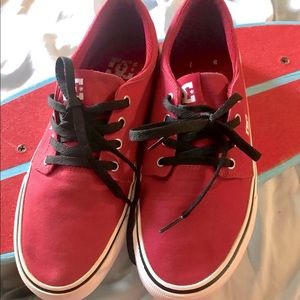 DC  women size 7  shoes